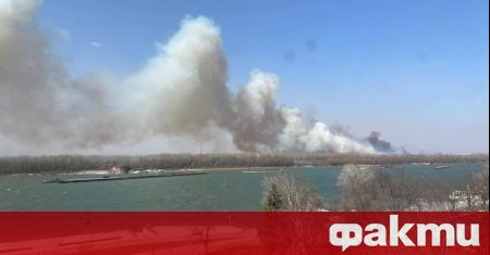Голям пожар в Румъния задими центъра на Русе. В съседния