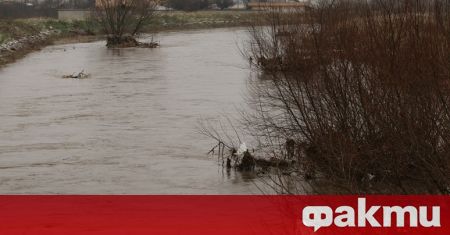 Потоп заля Югозападна България Къщи и земеделски площи са под
