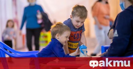 21 украински деца с ракови заболявания пристигнаха във Великобритания за