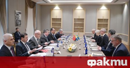 Разговорите между турски официални лица и делегации от Швеция и
