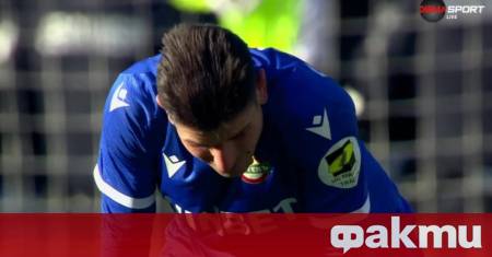 Вратарят Даниел Наумов който бе ударен с бутилка вода от