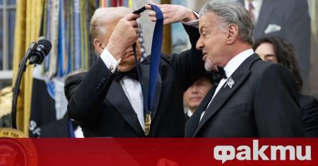 Силвестър Сталоун използва бастун публично за първи път след като