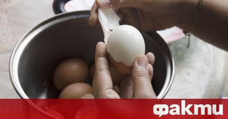 Яйцата са едни от неприятните за белене продукти Черупките им