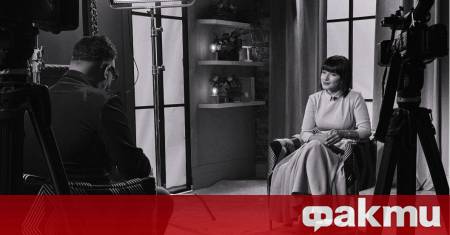 Тя е автор на романите Глина 2020 Сърце 2022 и