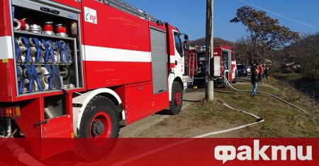 Пожар е избухнал в шивашки цех край село Осиково община