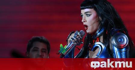 Певицата Кейти Пери публикува снимка в Instagram с приятеля си