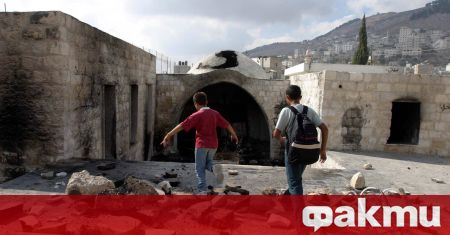 Палестинци раниха днес с огнестрелни оръжия двама израелци, дошли на