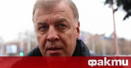 Легендарният голмайстор Наско Сираков е пред завръщане в българския футбол