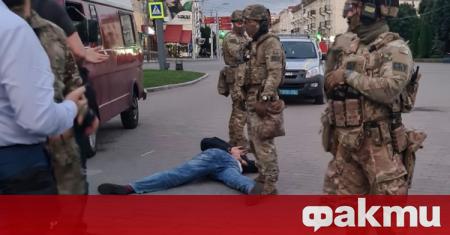 Украинската полиция е задържала мъж, който е атакувал банков клон