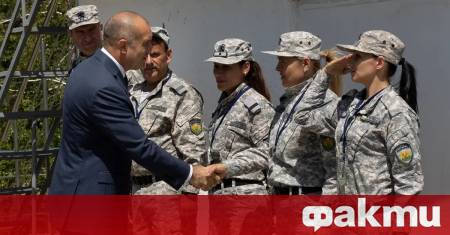 Днес държавният глава и върховен главнокомандващ на Въоръжените сили Румен