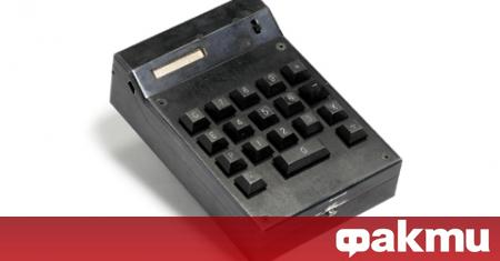 През 1967 г американската компания Texas Instruments представя компактен калкулатор