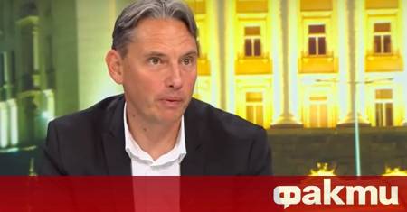 Народният представител от Продължаваме Промяната Демократична България ПП ДБ Васил