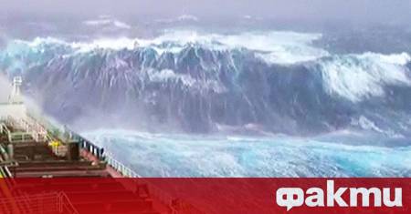 Трима души загинаха а 15 бяха ранени вчера на остров