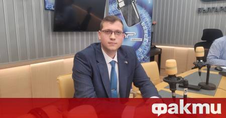 По никакъв начин не посягаме на държавните училища Това заяви