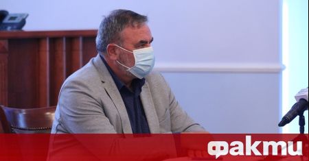 Оставката на главния държавен здравен инспектор доц Ангел Кунчев поискаха