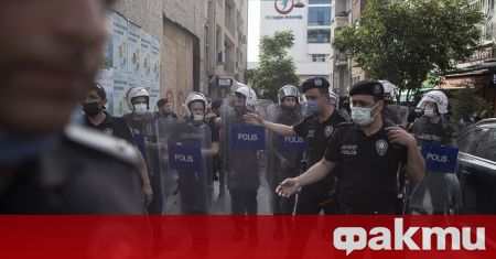 Турската полиция използва сълзотворен газ срещу участници в прайд парада