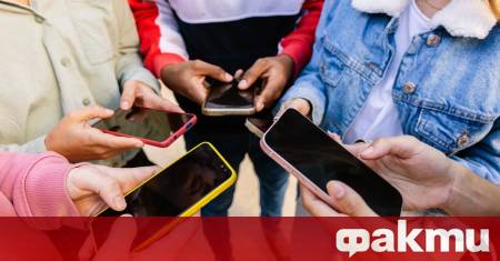 Испания ще забрани достъпа до социалните медии за непълнолетни под