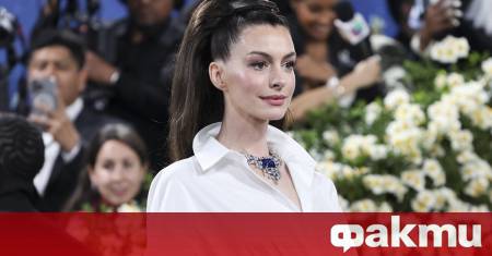 Ан Хатауей официално се завръща в ролята на Анди Сакс