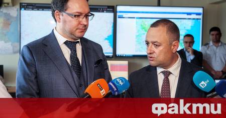 Вътрешният министър Даниел Митов и регионалния министър Иван Иванов откриват