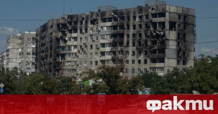 Руските строители започнаха да разрушават първите жилищни сгради в Мариупол