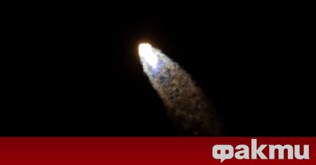 Капсулата Дракон на американската частна компания Спейс Екс SpaceX се