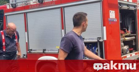 Голям пожар е избухнал в района на жп релсите край