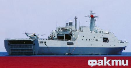 Китайски военен кораб бе засечен от вчера да плава на