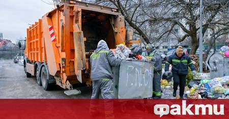 Столичната община продължава усилената работа по сметоизвозване и почистване в