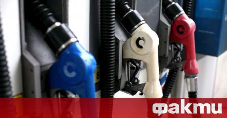 Шофьори в Пловдив зареждат гориво за символични суми в знак