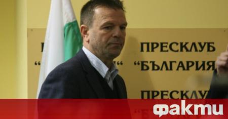 Българският наставник на Кайсар Стойчо Младенов ще напусне тима след
