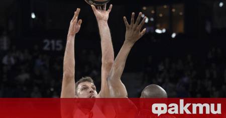 Българският национал Александър Везенков изведе Олимпиакос до победа със 74