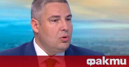 Време е и Корнелия Нинова да изхвърчи от правителството Ясно