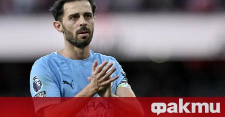 В момента на първия съдийски сигнал на мача Ливърпул Манчестър Сити