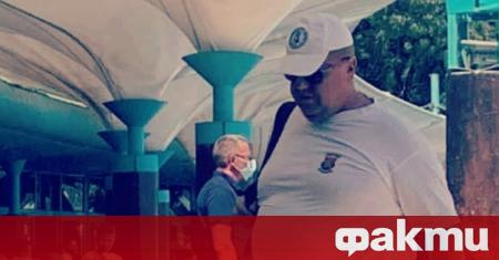 Красимир Каракачанов бе изловен по бански на морето вчера Плажуващ