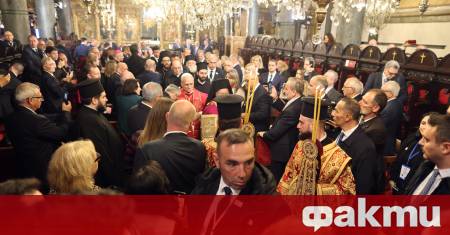 Папа Лъв XIV който посети днес джамията Султан Ахмет известна