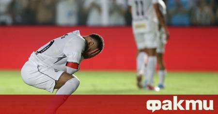 Бразилският Сантос преживява тежки дни а напрежението между фенове и