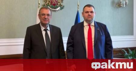 ФАКТИ публикува мнения с широк спектър от гледни точки за