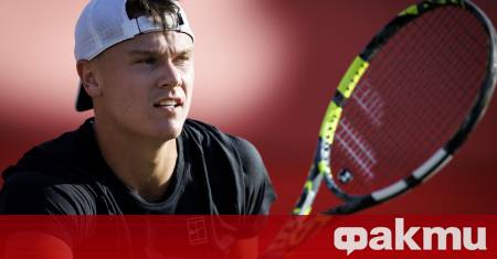 Датският тенисист Холгер Руне обяви за продажба счупените си ракети