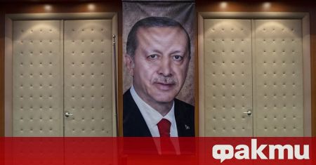 Управляващата в Турция проислямистка Партия на справедливостта и развитието ПСР