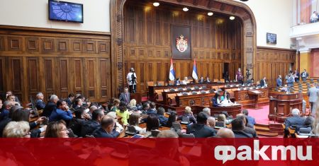 Парламентът на Сърбия прие закон за равноправието между половете, съобщи