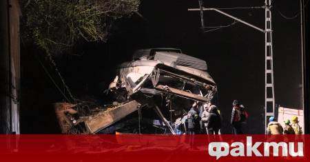 Крайградски влак дерайлира и катастрофира близо до Барселона във вторник