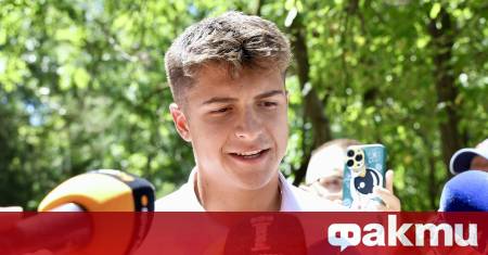 Александър Василев както и шампионът от юношеския Уимбълдън Иван Иванов