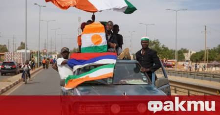 Десетки са били убити при две нападения на въоръжени банди