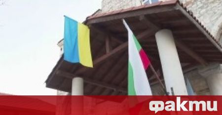 Скандал в църквата в Несебър Партийни активисти свалиха украинското знаме