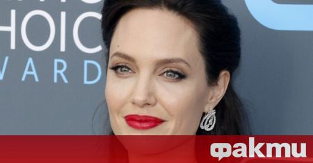 45 годишната Анджелина Джоли даде специално интервю за мартенския брой на