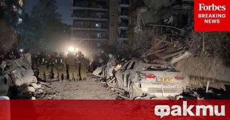 Няколко сгради бяха поразени в района на Тел Авив при