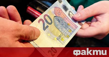 Средната месечна нетна заплата изплатена на служителите в юридически лица
