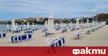 В разгара на лятото плажовете по Южното Черноморие са претъпкани