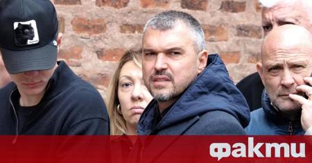 Бившият национал Валери Божинов е лежал известно време в две