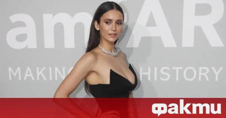 Нина Добрев изглежда че има нов мъж в живота си